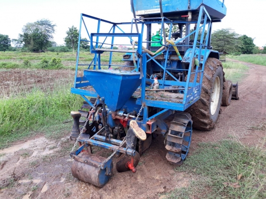 ขายรถไถฟอร์ด 6640 เพลาเดียว พร้อมเครื่องปลูกอ้อย พร้อมทะเบียน ขายรถไถฟอร์ด 6640 เพลาเดียว พร้อมเครื่องปลูกอ้อย พร้อมทะเบียน