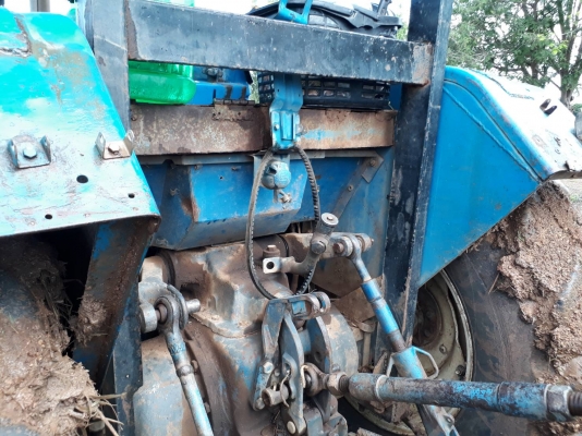 ขายรถไถฟอร์ด 6640 เพลาเดียว พร้อมเครื่องปลูกอ้อย พร้อมทะเบียน ขายรถไถฟอร์ด 6640 เพลาเดียว พร้อมเครื่องปลูกอ้อย พร้อมทะเบียน