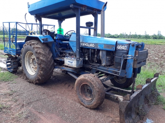 ขายรถไถฟอร์ด 6640 เพลาเดียว พร้อมเครื่องปลูกอ้อย พร้อมทะเบียน