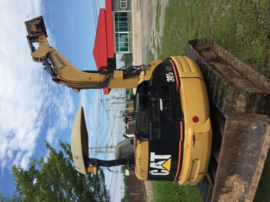 ต้องการขายรถแมคโค CAT305 CB แทคเหล็กยางพร้อมใช้งาน