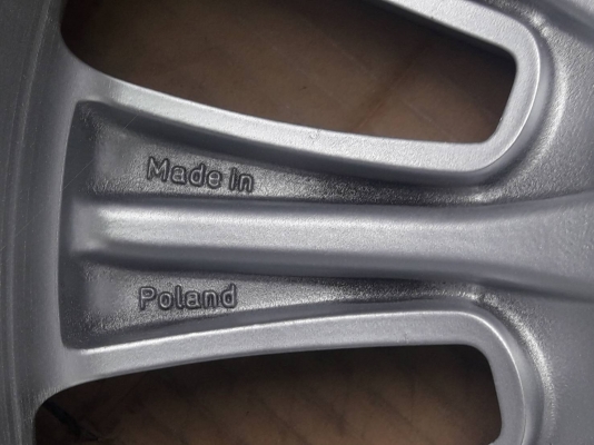 ล้อแม็กเปล่าแท้เดิมติด Benz w204 Made in Poland ขอบ 17x7.5 ET47 5 รู 112 สวยเหมือนได้ล้อใหม่ใหม่ (เบิกใหม่วงละ 6 พันกว่า)