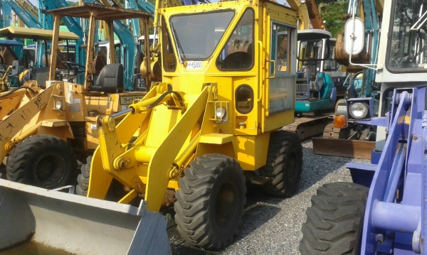 ต้องการขายรถตักล้อยางยี่ห้อTOYOTA-SDT-8รถนอกนำเข้าจากญี่ปุ่น ต้องการขายรถตักล้อยางยี่ห้อTOYOTA-SDT-8รถนอกนำเข้าจากญี่ปุ่น