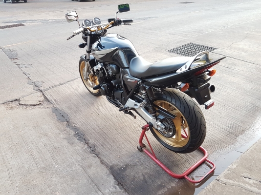 ขายแลกเทิร์น HONDA CB400 TECH3 ปี2005 สีสวย ท่อแต่ง กันล้ม ยางเต็ม อินวอยส์ สรรพสามิตร ราคา 89500 บา