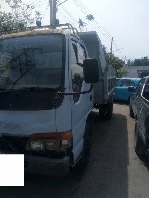 ขาย 6 ล้อ isuzu NKR 110แรง ดั้ม ปี39