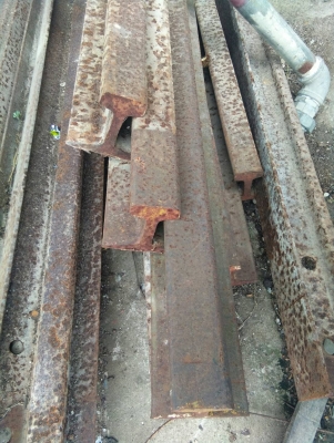 รางรถไฟ