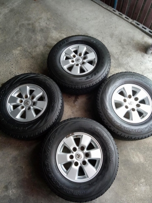 ล้อพีรันเนอร์+น๊อต+255/70/15ปี1014 โยโก=3 บริสโตน=1 ชุด5500บ.โทร.0879050181จัดส่งได้ทั่วไทย