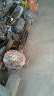 ขาย คานหน้าและเฟืองท้าย 5 น้อตของNPR