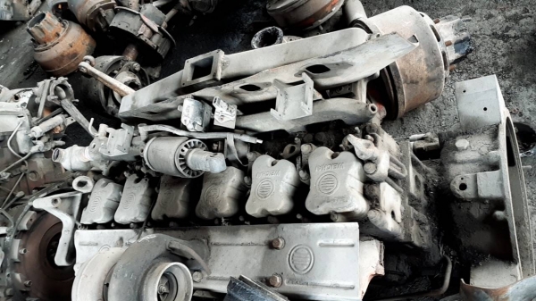 ขายเหมาอะไหล่ เครน-รถบรรทุก