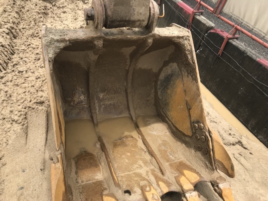 ขายรถขุดฮิตาชิ ZX-1...เล่มทะเบียนพร้อม รถสภาพดีใช้ได้