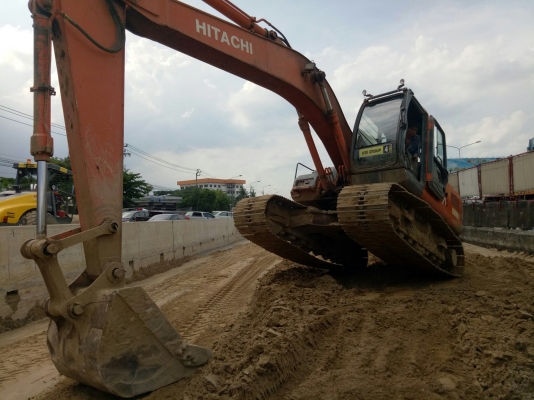 ขายรถขุดฮิตาชิ ZX-1...เล่มทะเบียนพร้อม รถสภาพดีใช้ได้