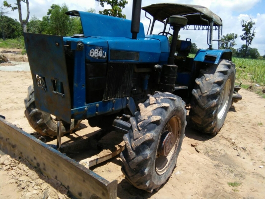 ขาย6640สองเพลา คาราโร่ พร้อมอุปกรณ์3ชิ้น เล่มทะเบียนรถบ้านพร้อมใช้