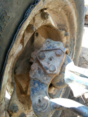 ขาย6640สองเพลา คาราโร่ พร้อมอุปกรณ์3ชิ้น เล่มทะเบียนรถบ้านพร้อมใช้