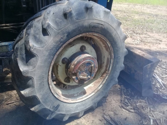 ขาย6640สองเพลา คาราโร่ พร้อมอุปกรณ์3ชิ้น เล่มทะเบียนรถบ้านพร้อมใช้