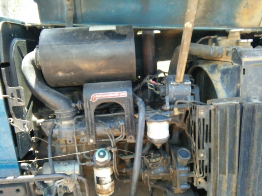 ขาย6640สองเพลา คาราโร่ พร้อมอุปกรณ์3ชิ้น เล่มทะเบียนรถบ้านพร้อมใช้