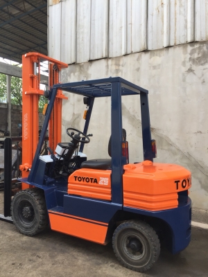 ขายด่วนน โคตรถูกก!! TOYOTA รุ่น 5 FD25 เสา 4 เมตร เกียร์ Auto