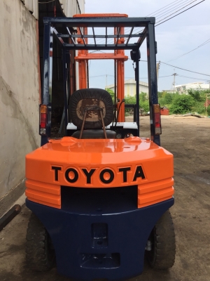 ขายด่วนน โคตรถูกก!! TOYOTA รุ่น 5 FD25 เสา 4 เมตร เกียร์ Auto