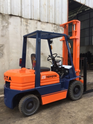 ขายด่วนน โคตรถูกก!! TOYOTA รุ่น 5 FD25 เสา 4 เมตร เกียร์ Auto