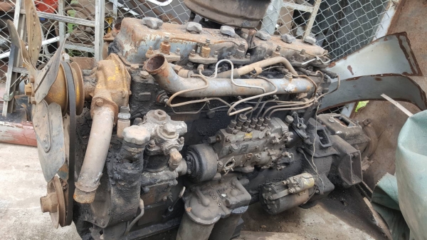 ขาย เครื่องยนต์ HINO 6 สูบ DS70 150 แรงม้า มีปั้มลม ขายตามสภาพไม่มีใบคุมเครื่อง