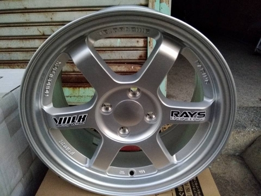 แม็กใหม่ขอบ 15 ราคา 6900 พร้อมยางไทยปี18 ราคา 11700 บาท