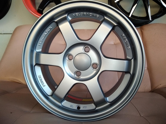 แม็กใหม่ ขอบ 15 ราคา 6900 พร้อมยางไทยปี 18 ราคา 11700 บาท