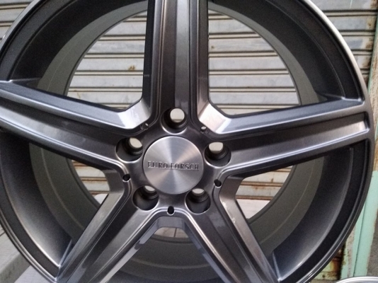 แม็กใหม่ขอบ 17 ใส่รถ 5 รู 114 ราคา 7900 พร้อมยางไทย 14900 บาท