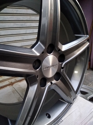 แม็กใหม่ขอบ 17 ใส่รถ 5 รู 114 ราคา 7900 พร้อมยางไทย 14900 บาท