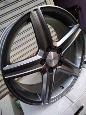 แม็กใหม่ขอบ 17 ใส่รถ 5 รู 114 ราคา 7900 พร้อมยางไทย 14900 บาท