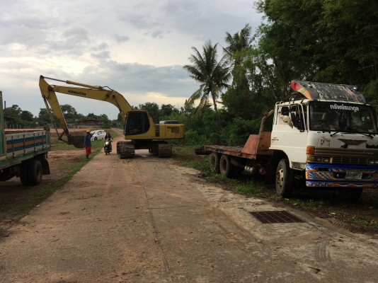 ขายยกคู่ 1,200,000 pc200-6+เทเลอร์เพลาคู่ho7c สโลกลาง โทร0934249987