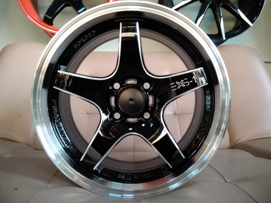 แม็กใหม่ขอบ 15 กว้าง 7 ออฟ 38 ราคา 8500 พร้อมติดตั้งใส่ถ่วง