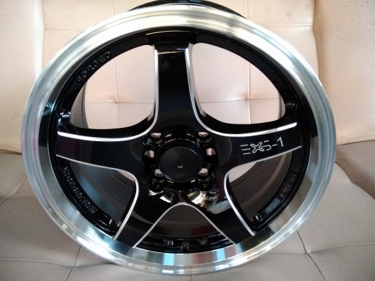 แม็กใหม่ขอบ 15 กว้าง 7 ออฟ 38 ราคา 8500 พร้อมติดตั้งใส่ถ่วง