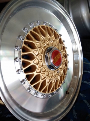 แม็กใหม่บีบีเอส ขอบ 15 ราคา 8900 พร้อมยางไทยปี 18 ราคา 13500 บาท พร้อมติดตั้ง