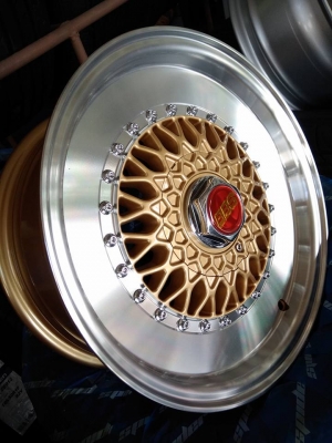 แม็กใหม่บีบีเอส ขอบ 15 ราคา 8900 พร้อมยางไทยปี 18 ราคา 13500 บาท พร้อมติดตั้ง