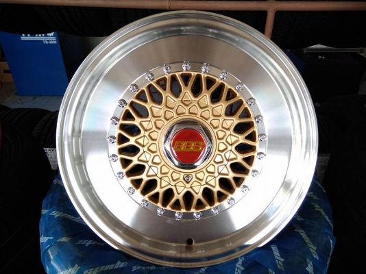 แม็กใหม่บีบีเอส ขอบ 15 ราคา 8900 พร้อมยางไทยปี 18 ราคา 13500 บาท พร้อมติดตั้ง