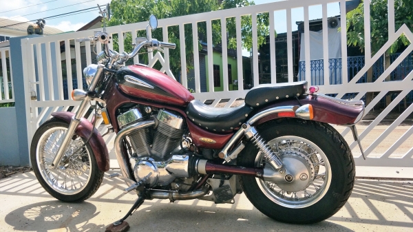 ขายครับ Suzuki Intruder 1400cc ทะเบียนแท้ ขายครับ Suzuki Intruder 1400cc ทะเบียนแท้