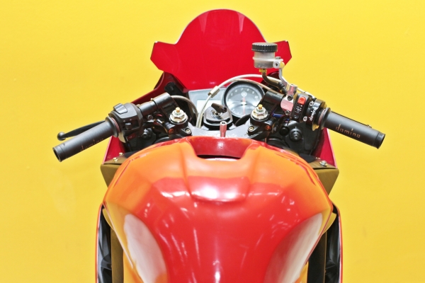 R15 ปี2015 เเต่งเต็มคัน 39,000บ.(ขายเงินสดเท่านั้น)