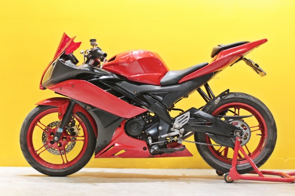 R15 ปี2015 เเต่งเต็มคัน 39,000บ.(ขายเงินสดเท่านั้น) R15 ปี2015 เเต่งเต็มคัน 39,000บ.(ขายเงินสดเท่านั้น)