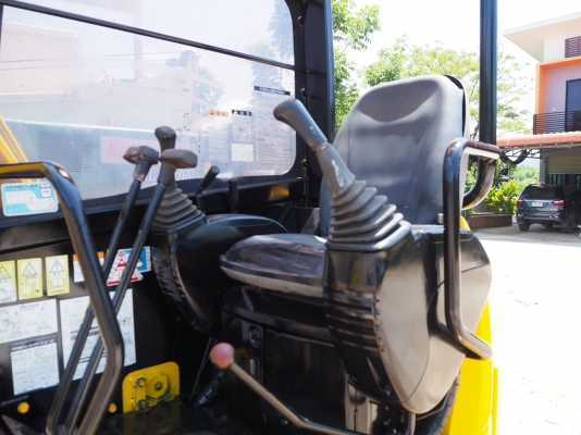 เก่าญี่ปุ่นยังไม่เคยใช้ในไทย KOMATSU PC30UU-3 ปั้มนิ้วคอนโทรลสั้น
