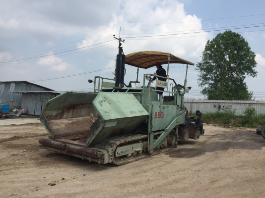 ต้องการขายรถ ปูยางแบบแทค ABG TITAN 411