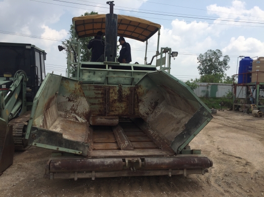 ต้องการขายรถ ปูยางแบบแทค ABG TITAN 411