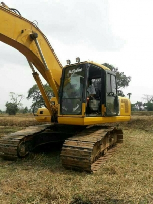 ขายรถขุดแบ็คโค KOMATSU PC200-7 เอกสารครบ ช่วงล่างดี บูมสวยทำงานหมื่น ชม.