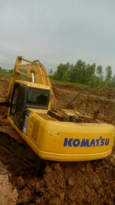 ขายรถขุดแบ็คโค KOMATSU PC200-7 เอกสารครบ ช่วงล่างดี บูมสวยทำงานหมื่น ชม.