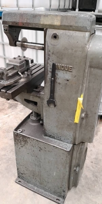 27,000 บ.โทร 083-2000058 LINE ID: line832923 HORIZONTAL MILLING เครื่องกัดแนวนอนจากญี่ปุ่นยี่ห้อ INOUE KOKI เปลี่ยนใส่ใบได้หลายรูปแบบ ให้พร้อมปากกาจับงานบนแท่น