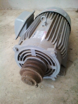 ขายเครื่องสีข้าวโพด+มอเตอร์ mitsu 15hp ขายเครื่องสีข้าวโพด+มอเตอร์ mitsu 15hp