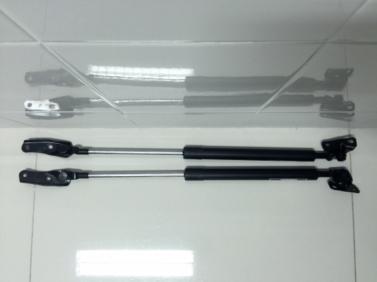 ขายโช๊คค้ำฝากระโปรงหลังรถ TOYOTA รุ่น INNOVA ปี10