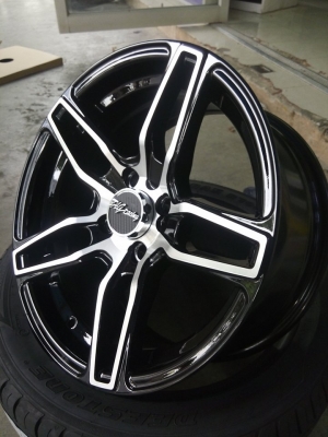 แม็กใหม่ขอบ 15 ราคา 7900 พร้อมยางไทยปี18 ราคา 12900 บาท