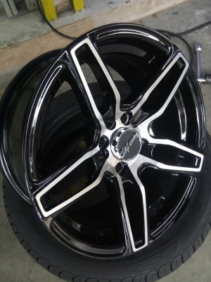 แม็กใหม่ขอบ 15 ราคา 7900 พร้อมยางไทยปี18 ราคา 12900 บาท