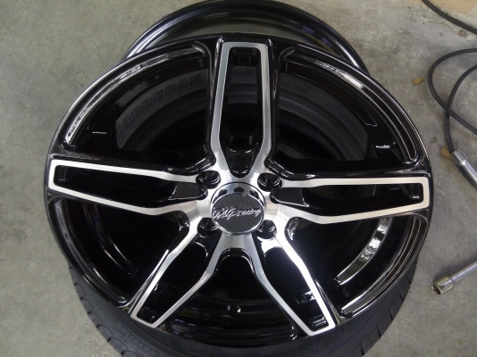 แม็กใหม่ขอบ 15 ราคา 7900 พร้อมยางไทยปี18 ราคา 12900 บาท