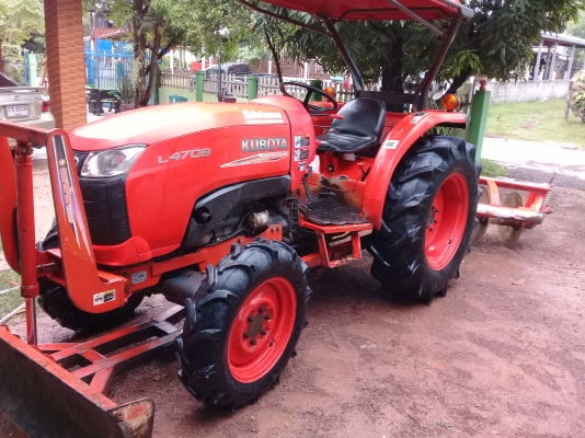 ขายรถไถ รุ่น 4708  รถออก ก.ค. ปี 54  อุปกรณ์ครบรถบ้านสภาพพร้อมใช้ราคาต่อรองได้