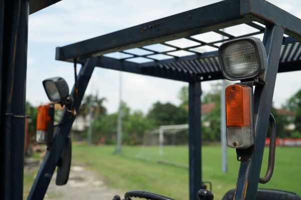 KOMATSU รุ่น FG25-8 // 2.5ตัน เสา4เมตร พร้อมใช้งาน เกียร์คลัช KOMATSU รุ่น FG25-8 // 2.5ตัน เสา4เมตร พร้อมใช้งาน เกียร์คลัช