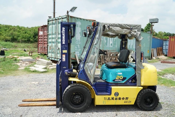 KOMATSU รุ่น FG20LC // 2ตัน KOMATSU รุ่น FG20LC // 2ตัน